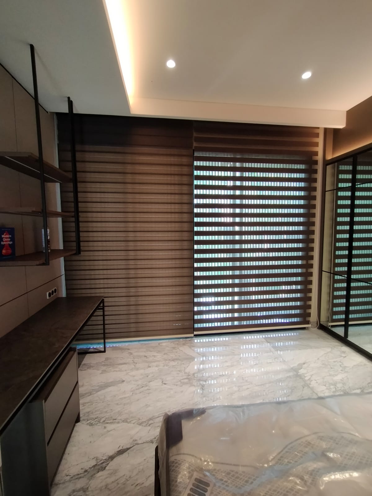 V Series blinds MOWIN